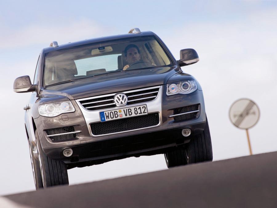  Volkswagen Touareg V10 TDi 2007 года  (фото 8 из 37)